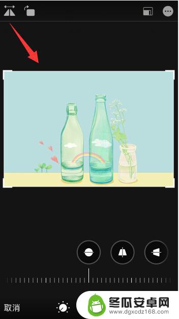如何做苹果手机照片翻转 iOS照片编辑功能中如何进行照片的镜面翻转