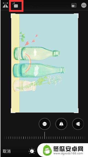 如何做苹果手机照片翻转 iOS照片编辑功能中如何进行照片的镜面翻转