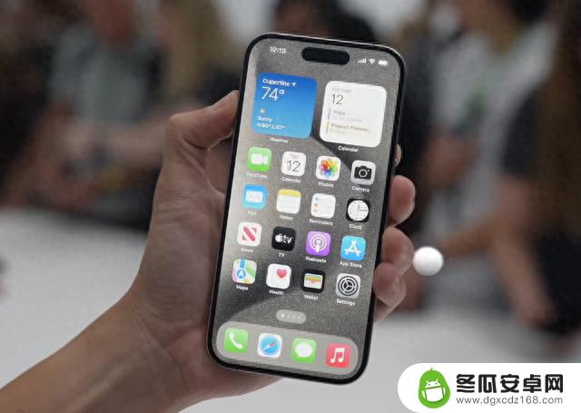 首销跳水400元，iPhone15成了真香机，库克也没有想到