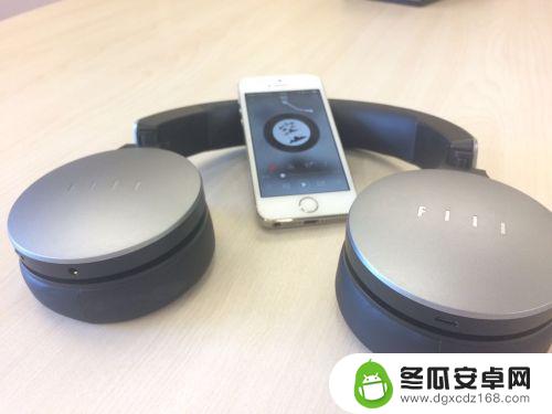 fiil和手机怎么连接 FIIL Wireless 蓝牙耳机连接步骤