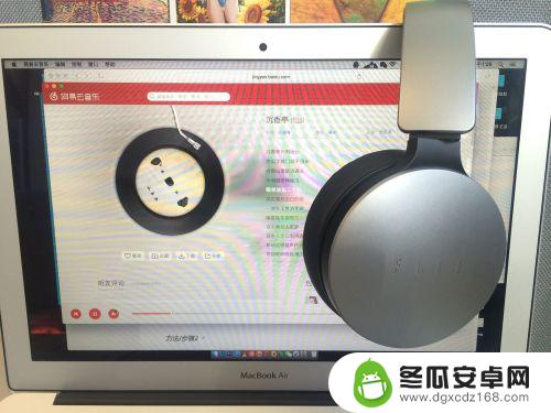 fiil和手机怎么连接 FIIL Wireless 蓝牙耳机连接步骤