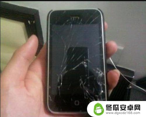 苹果手机11钢化膜贴没贴 iPhone11贴膜有必要吗