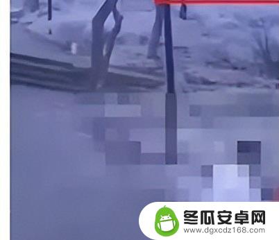 情侣户外激情打野？隐私全被监控拍下，后台人员实时评论！