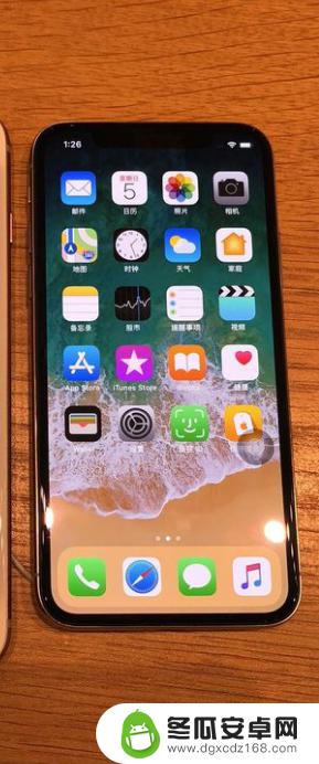 苹果手机原装膜怎么撕下来 iPhone X膜撕不下怎么办