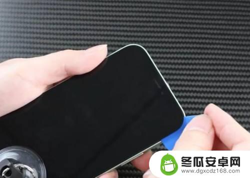 iphone12手机屏幕坏了怎么 iPhone 12/12 Pro屏幕更换步骤