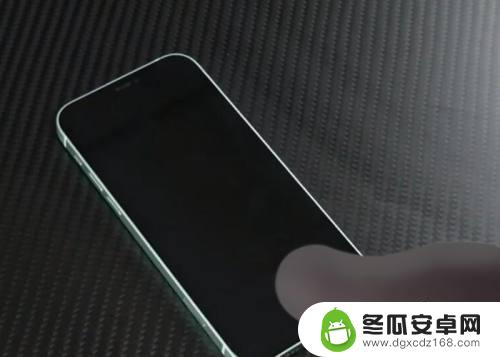 iphone12手机屏幕坏了怎么 iPhone 12/12 Pro屏幕更换步骤